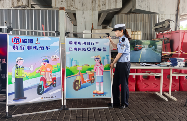 07-整治交通违法行为  开展宣传倡导活动 交管部门持续强化非机动车管理工作820