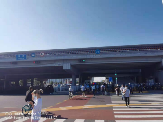 双桥桥下：路口精耕细作 体现慢行优先550