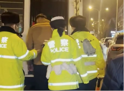 情侣路遇夜查民警胡言乱语487