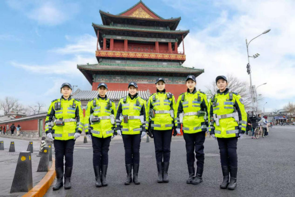 铁骑作笔 柔情为墨 她在京华画卷上写下平安2420