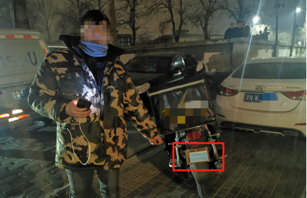 20210304给车牌戴口罩 外卖骑手“抖机灵”被罚316