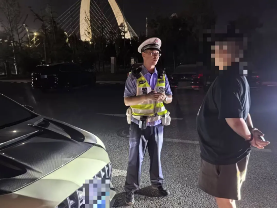 警示曝光丨飙车204